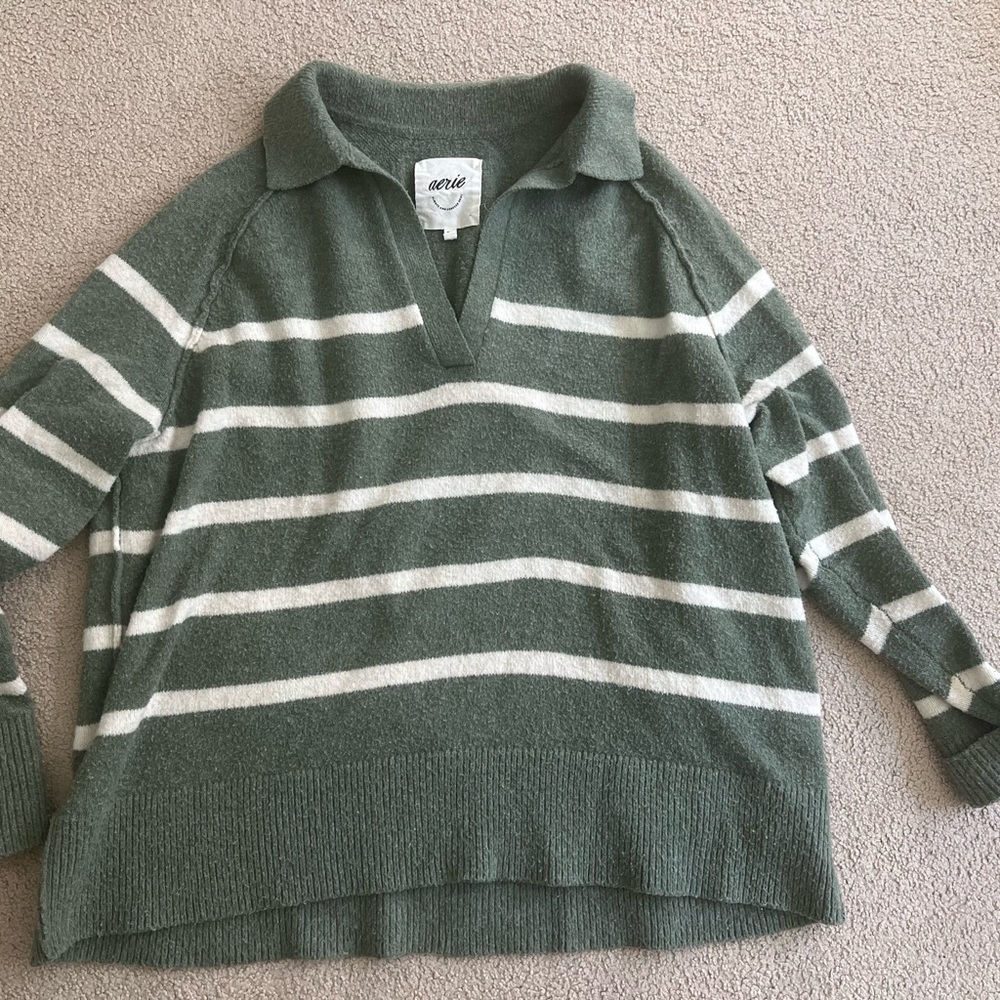Aerie Olive and Cream V-Neck Sweater